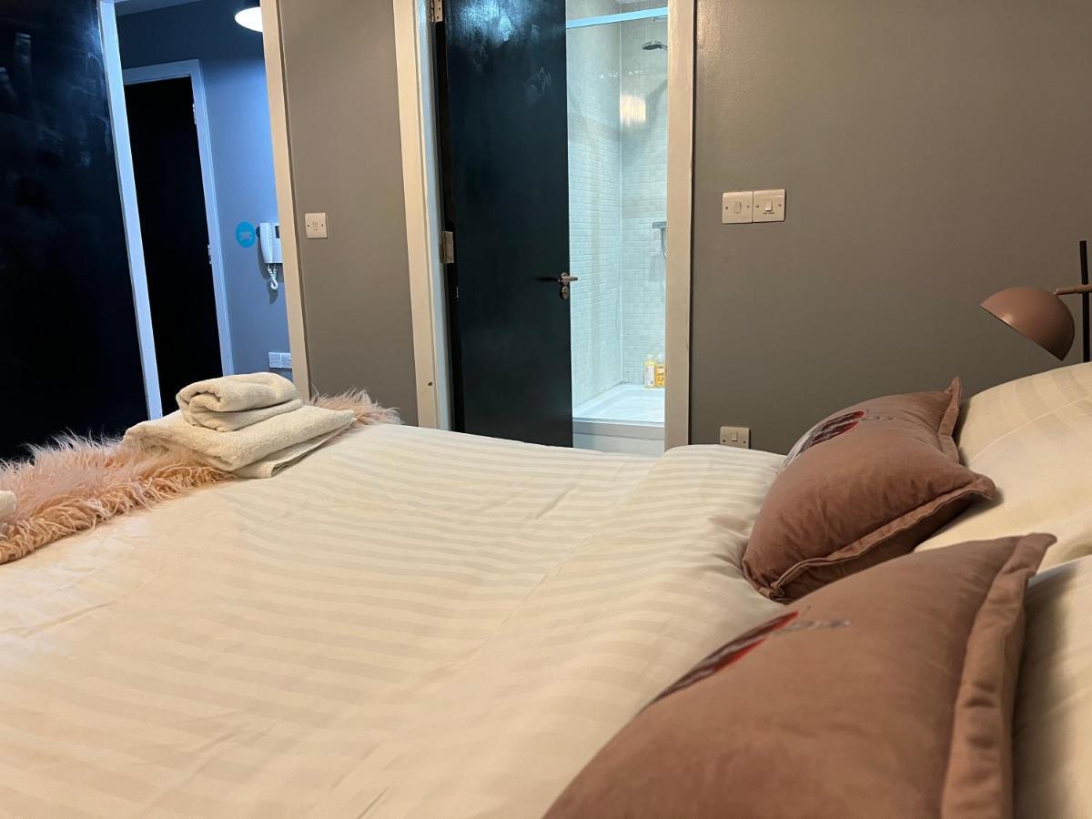 2 Bedroom Free Parking By Concert Square Sleeps 8 ليفربول المظهر الخارجي الصورة