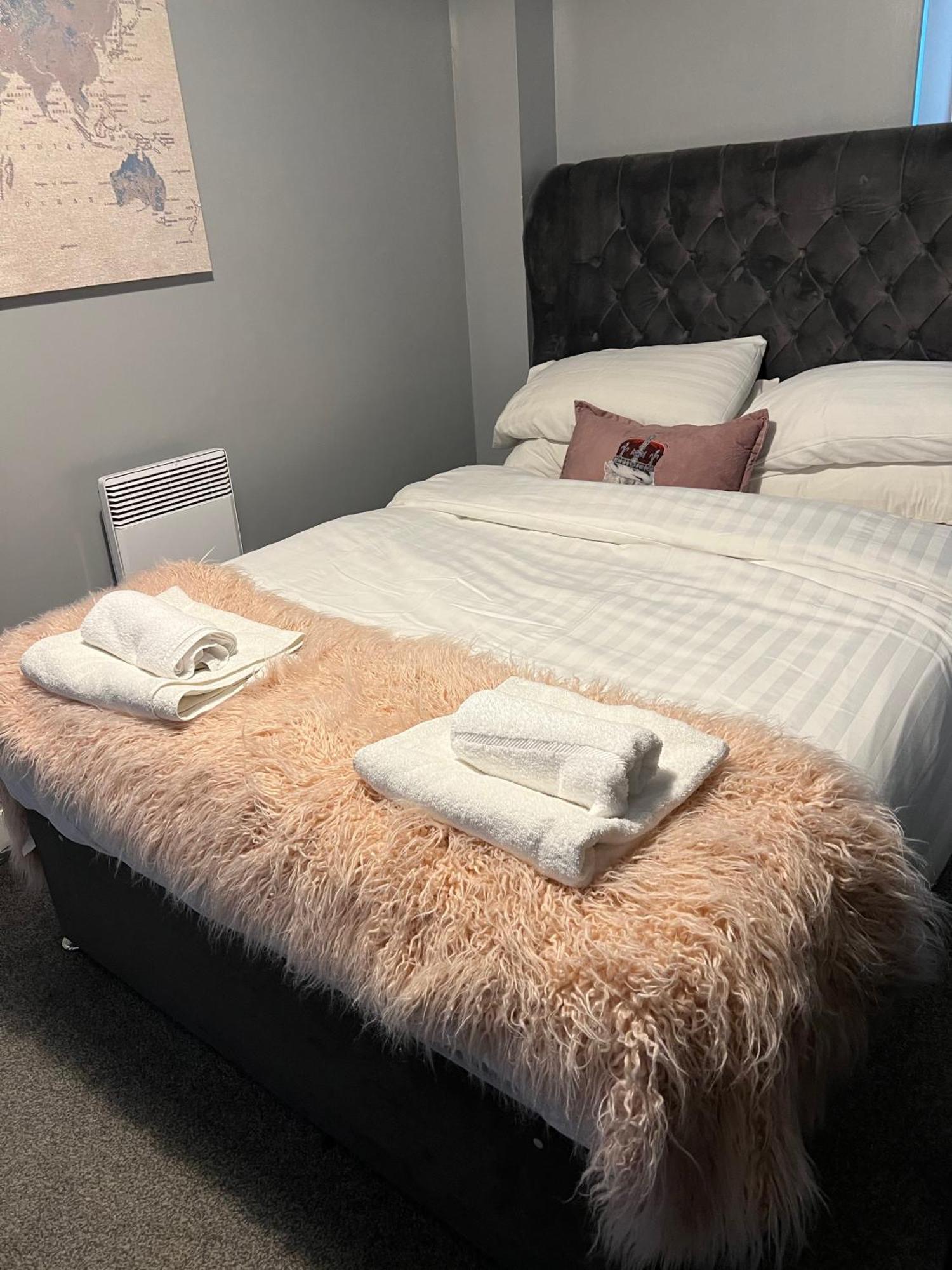 2 Bedroom Free Parking By Concert Square Sleeps 8 ليفربول المظهر الخارجي الصورة